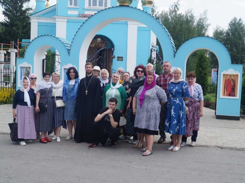 17 июня д. Ловчиково посетила паломническая группа из города Липецк.